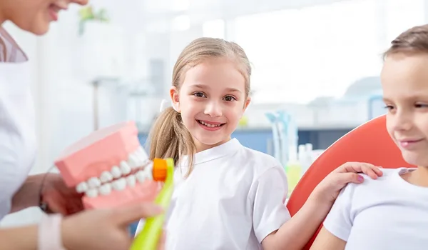 New York Dental School, Foster Care Agency Partner to Improve Kid's Oral Care